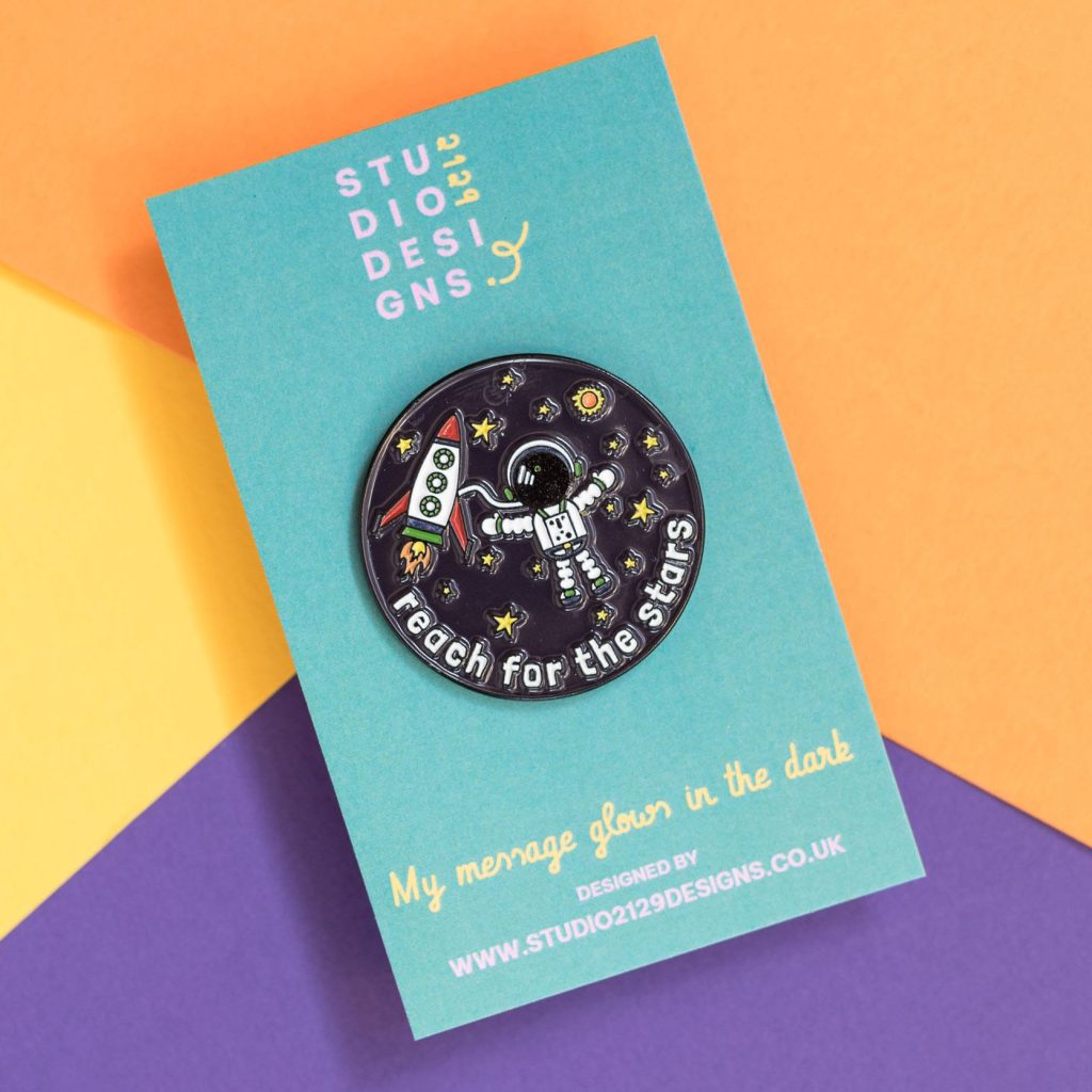Reach for the stars - ENAMEL PIN BADGE1